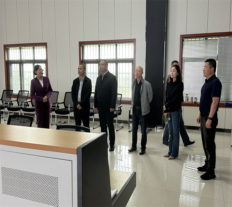 20231016党旗红·匠心蓝——打开创新视野 领航智慧交通——高速运管公司赴京东“亚洲一号仓”、南渝绵南公司和招商交科公司开展交流学习 (7).jpg