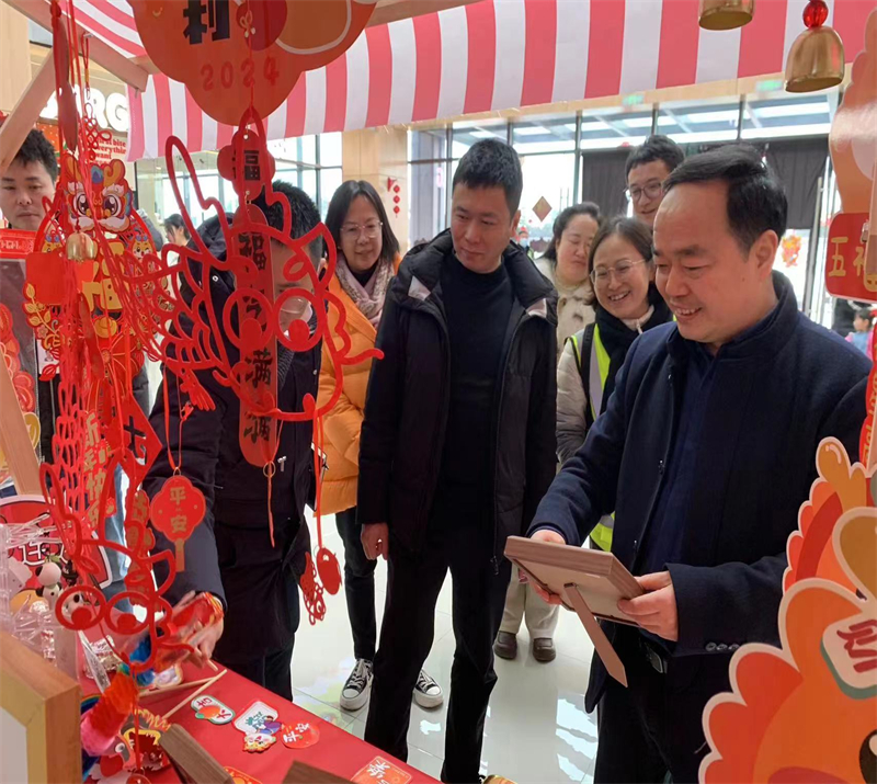 李骁一行到安德服务区调研指导.jpg